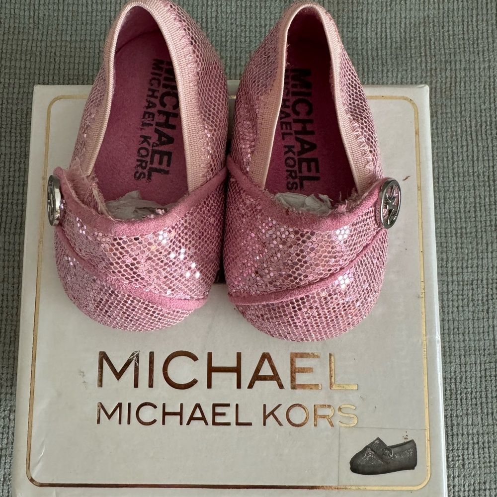 Micheal Kors pink grace shoes size 1C (Toddler)